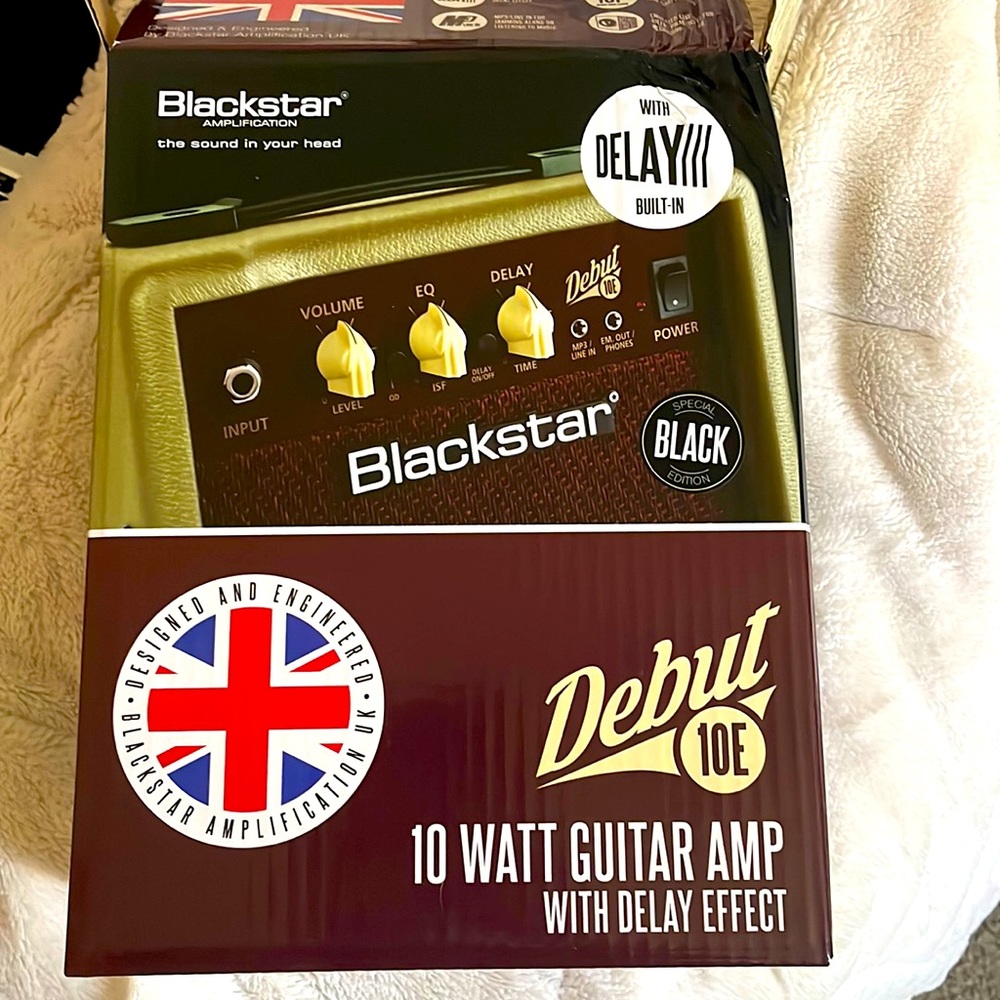 Brand new guitar Amp 10 Watt with delay effect